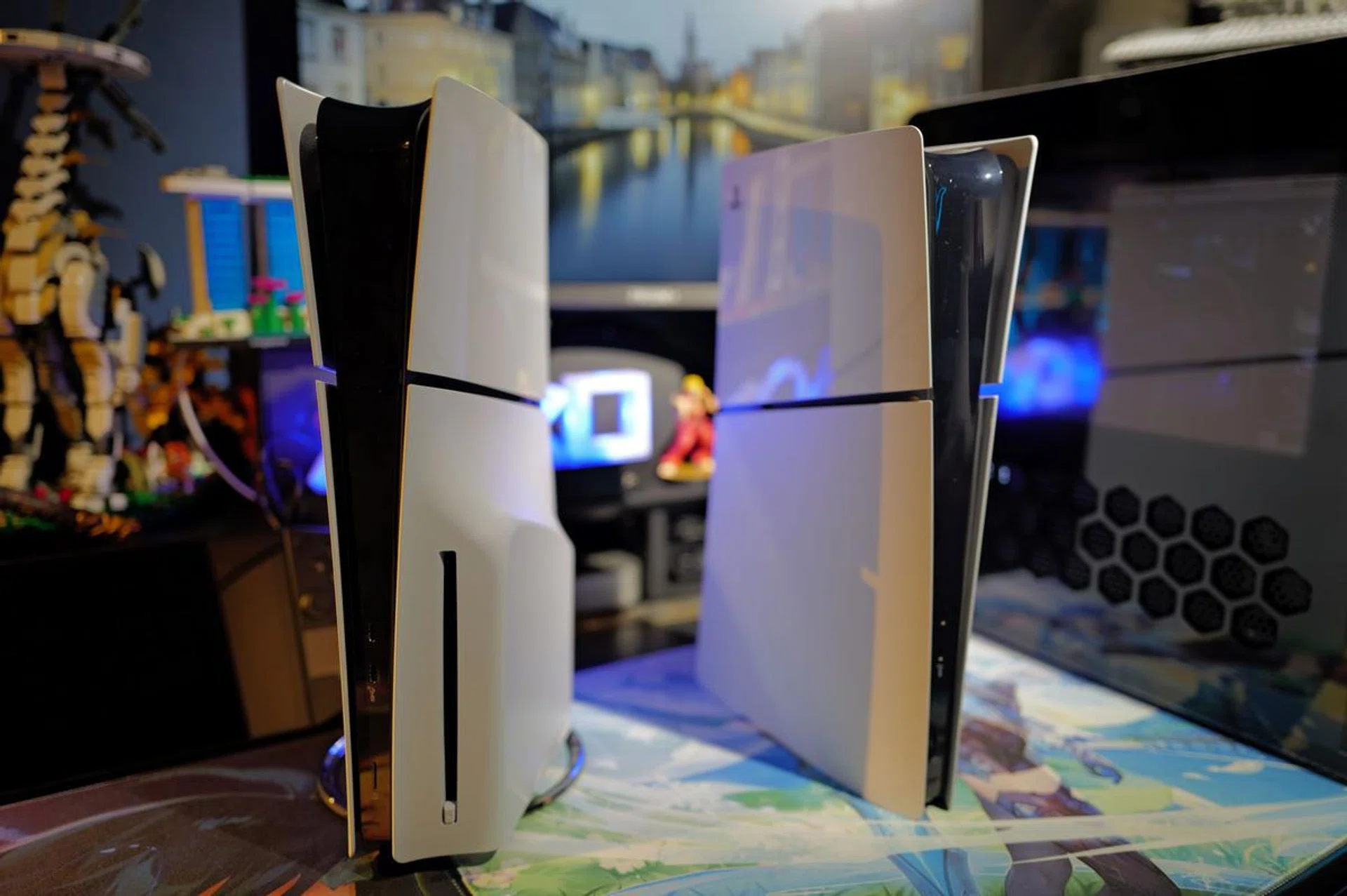 The new PlayStation 5 Digital Edition (right) feels more like the true 'Slim' version.