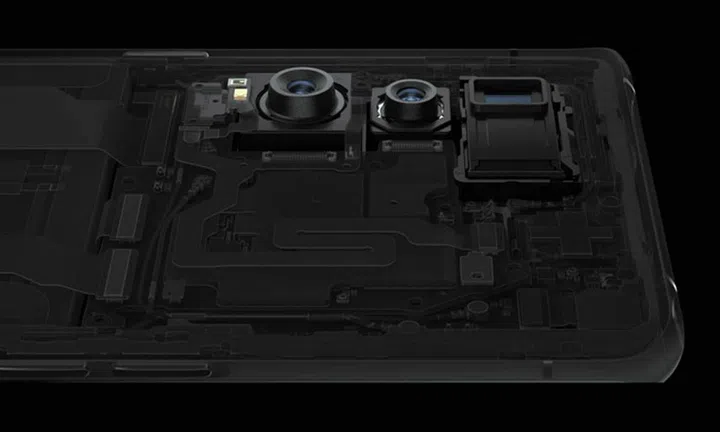The tri-camera system on the back of the Find X2 Pro 5G.