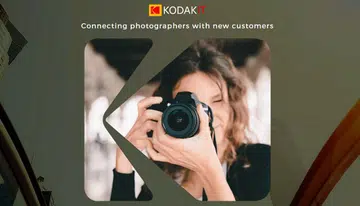 Kodak representatives demonstrating how KODAKIT works.