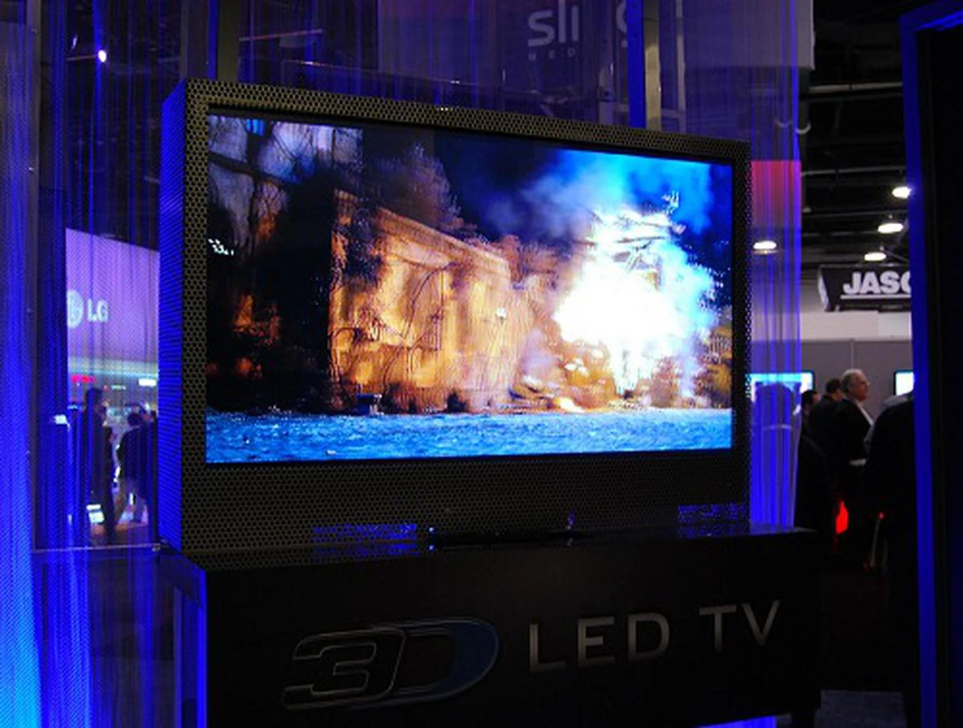 Not to be outdone by their competition, Mitsubishi will also soon start to offer 3D LED TVs as optional offerings. Just like how Panasonic offers LCD TVs when they are concentrating on Plasma primarily.