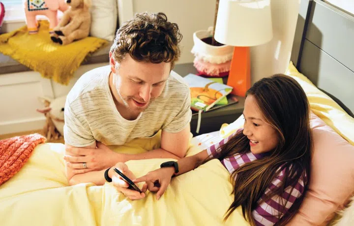 The app can be used to set goals as a family. Image courtesy of Fitbit. 