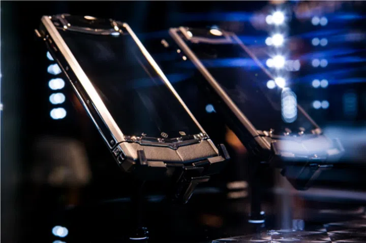 Image source: Vertu