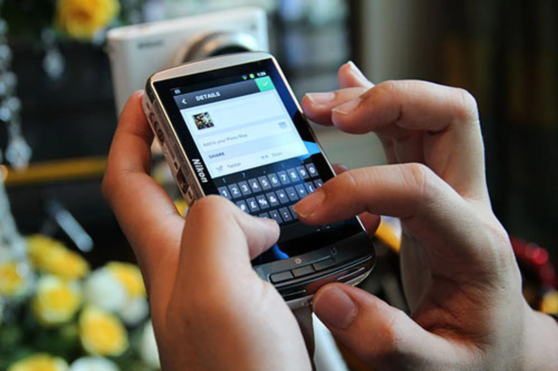 Typing on the camera is surprisingly easy, and it supports both landscape as well as portrait orientation.