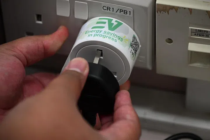 Ecovolt plug being installed