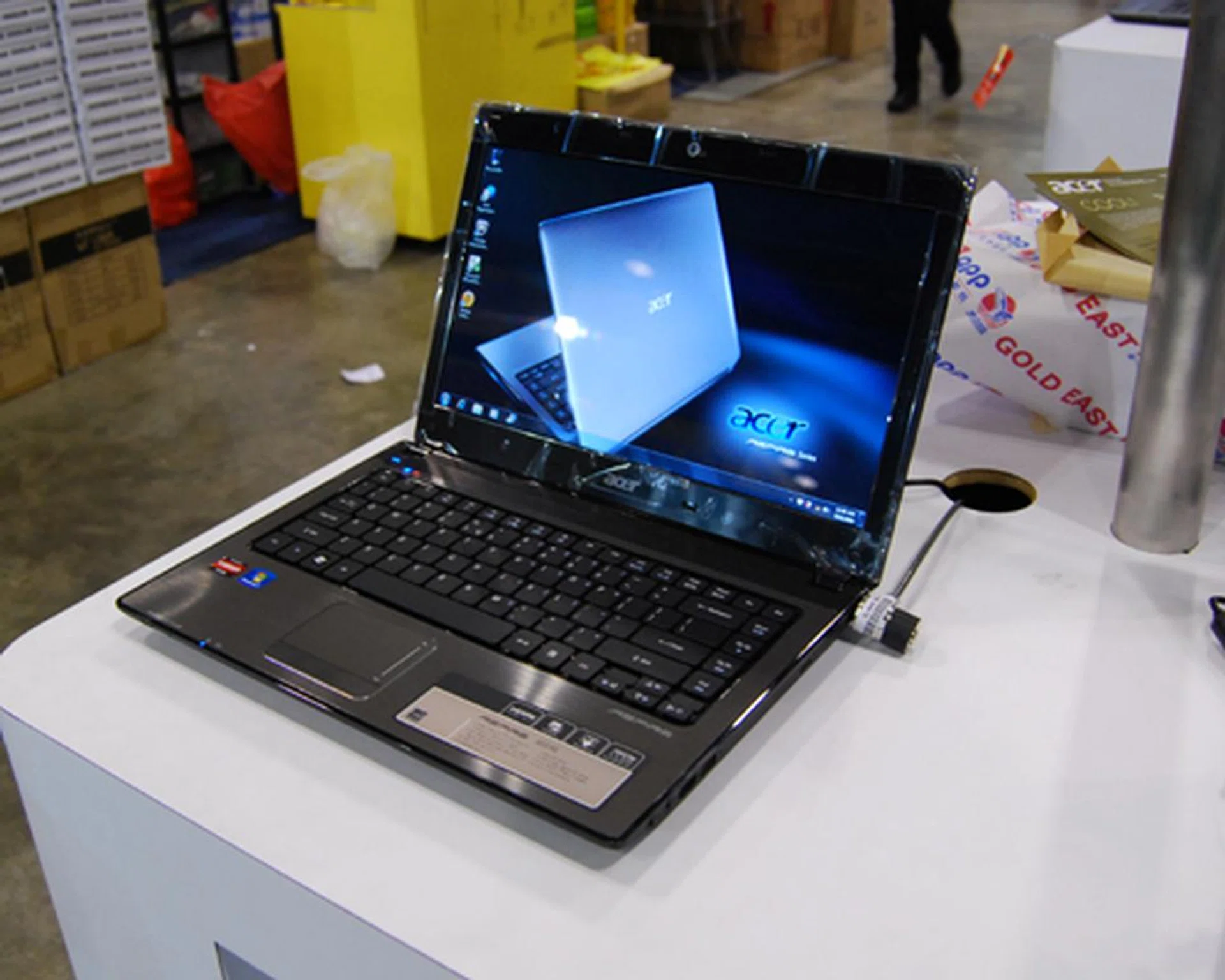 The Acer Aspire 4551G is loaded with the AMD Phenom II X3 triple-core mobile processor N830 (2.1GHz, 1.5MB L2 cache) and comes with the 64-bit version of Windows 7 Home Premium. Priced at $1,398 (usual price $1,598), you'll also get 4GB DDR3 RAM, 640GB HDD and a 14-inch display.