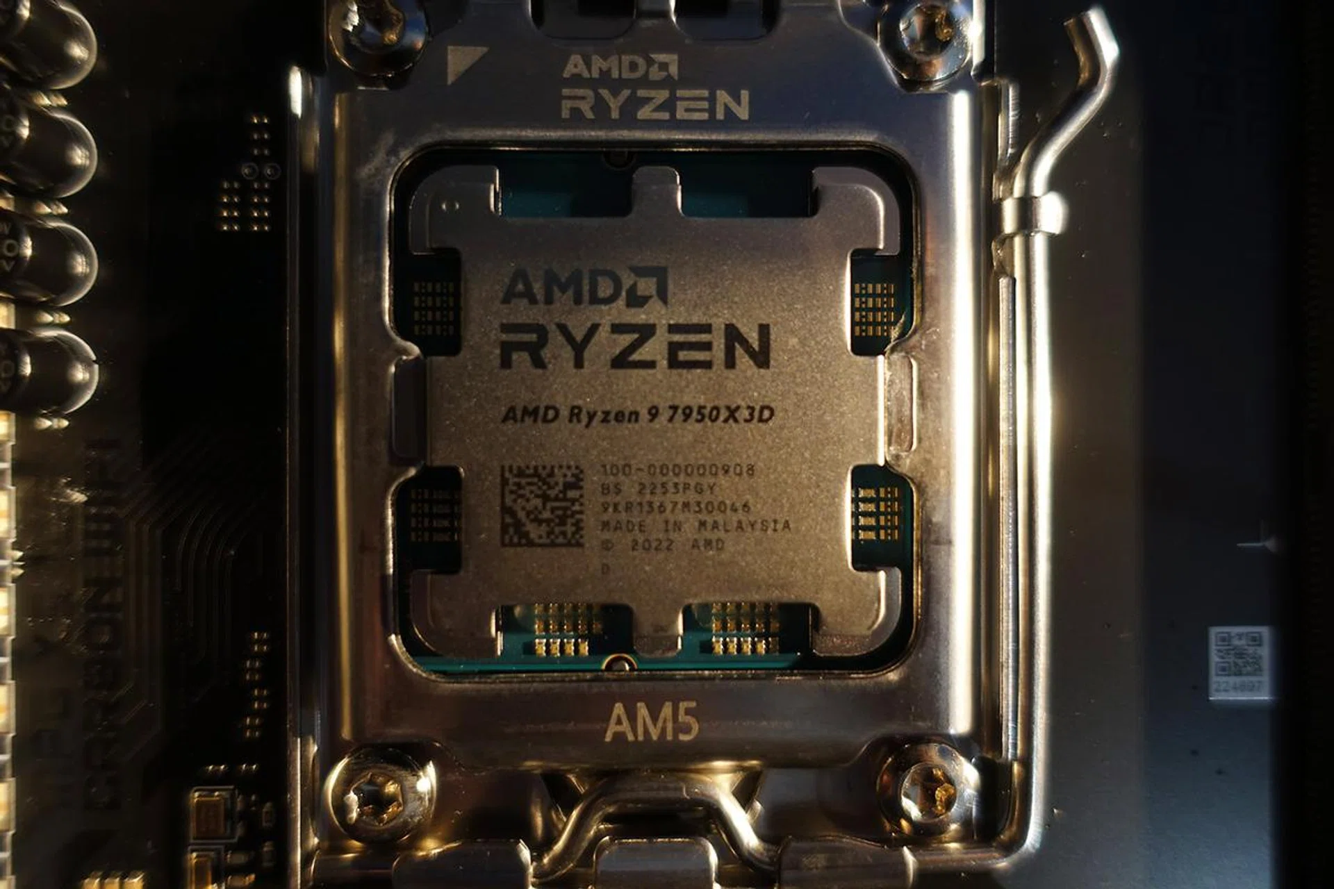 AMD Ryzen 9 7950X3D