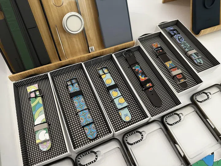 The Watch6 series will have more third party strap options, including this set of Casetify bands.