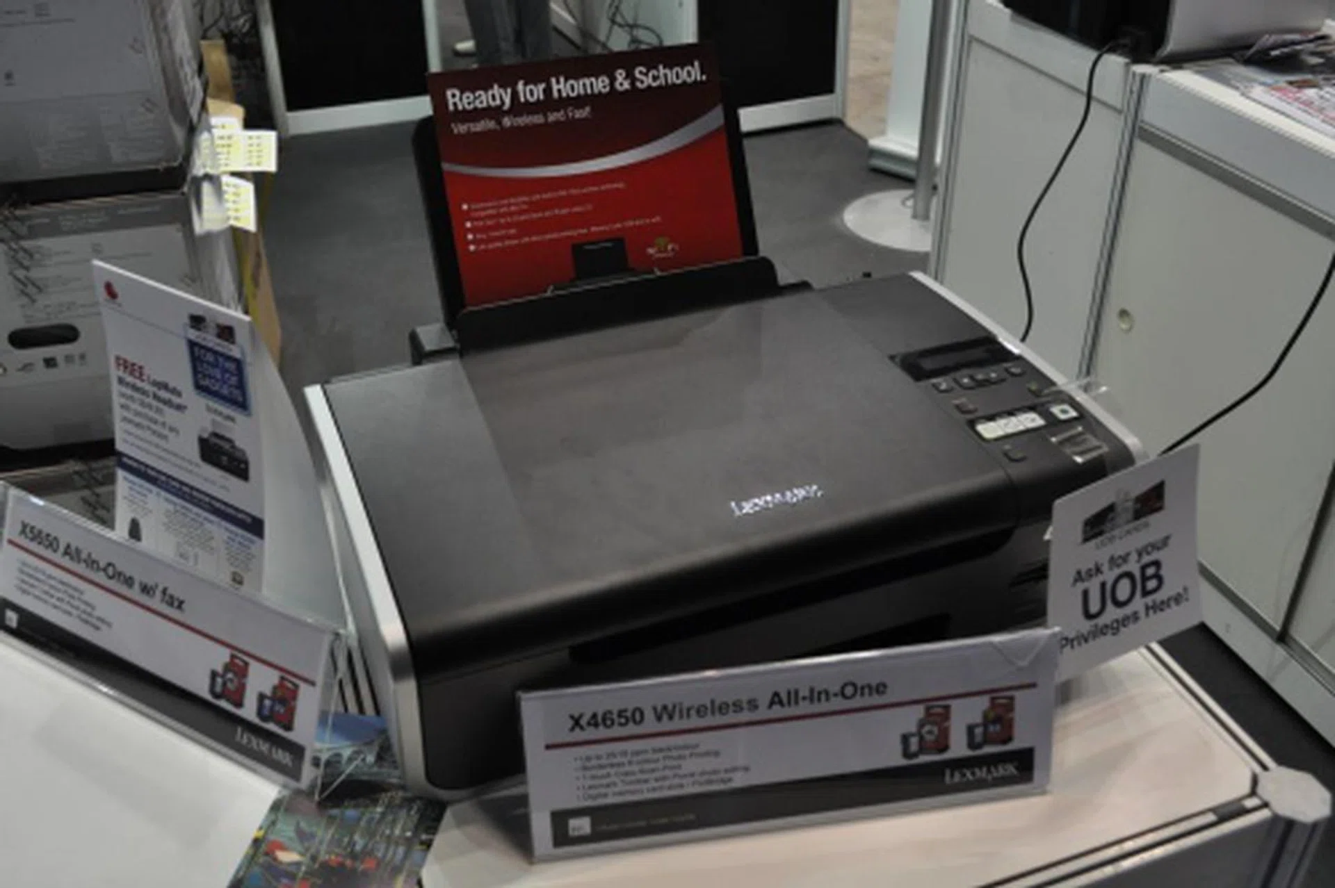 The Lexmark X4650 is one of the most affordable Home/SOHO All-In-Ones printers in their lineup. With up to 25/18 ppm black/color, you only pay S$149 and you get a free Fujitsu Bar Speakers. 