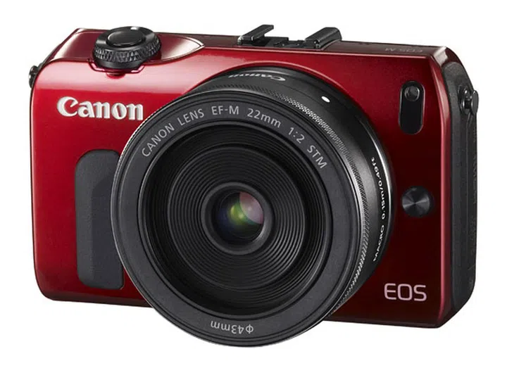 The Canon EOS M comes in black, silver, white, red, but which colors you can choose will depend on the kit you pick.