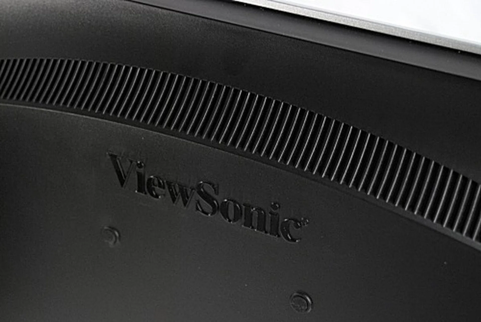 Here we see the ventilation slots and the ViewSonic logo located at the top rear of the monitor.