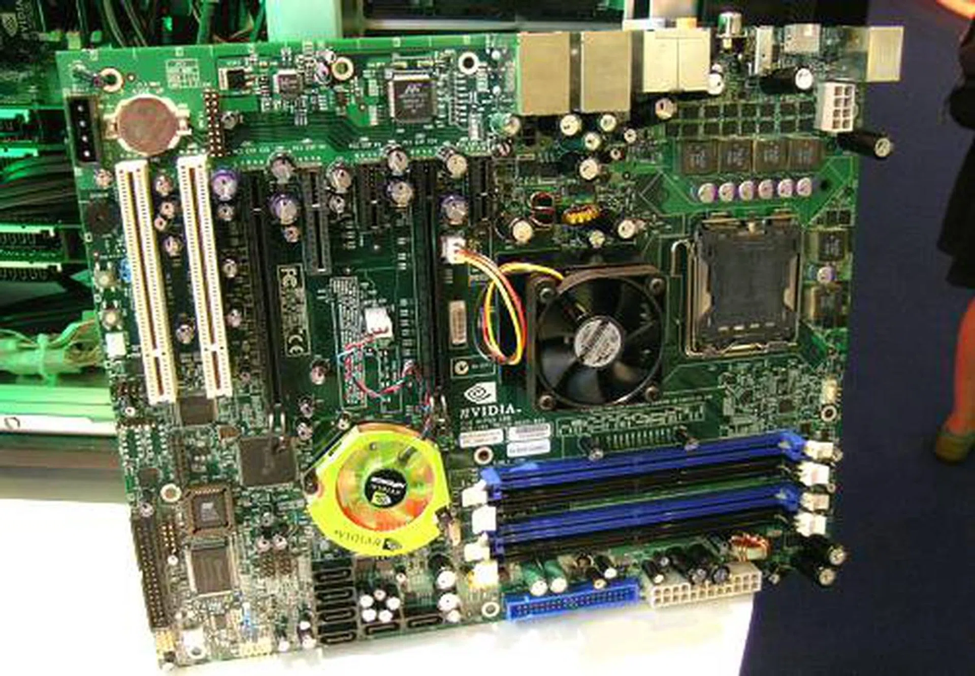 Spotted at Intel's showroom, NVIDIA's upcoming nForce 590 SLI MCP reference implementation for the Intel platform.