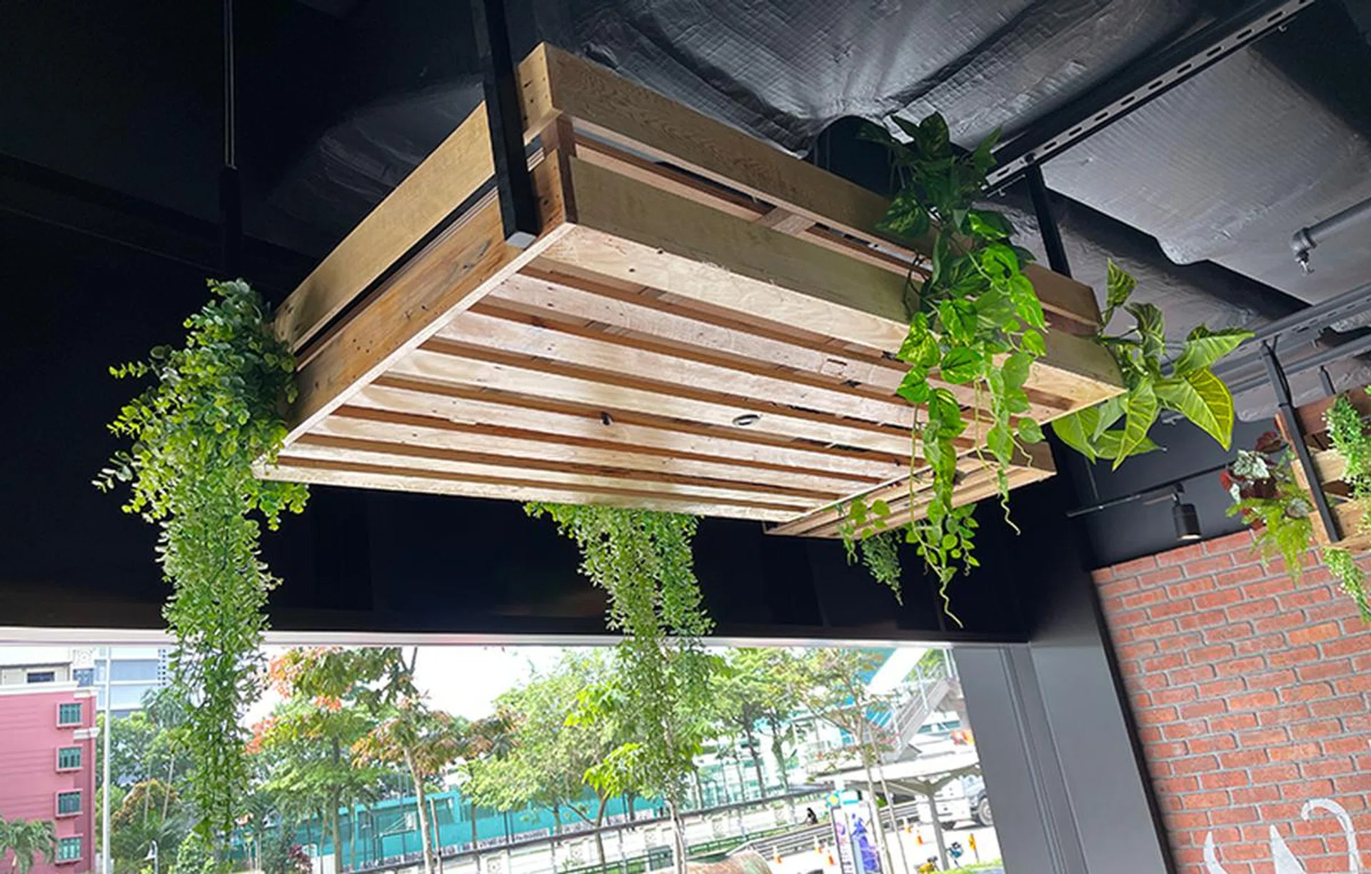 One of the two cleverly hidden transducers for diners who like open-air meals and drinks.