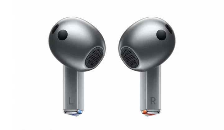 Folks who don't like sticking things into their ears will welcome the open design of the Galaxy Buds3. Photo: Samsung