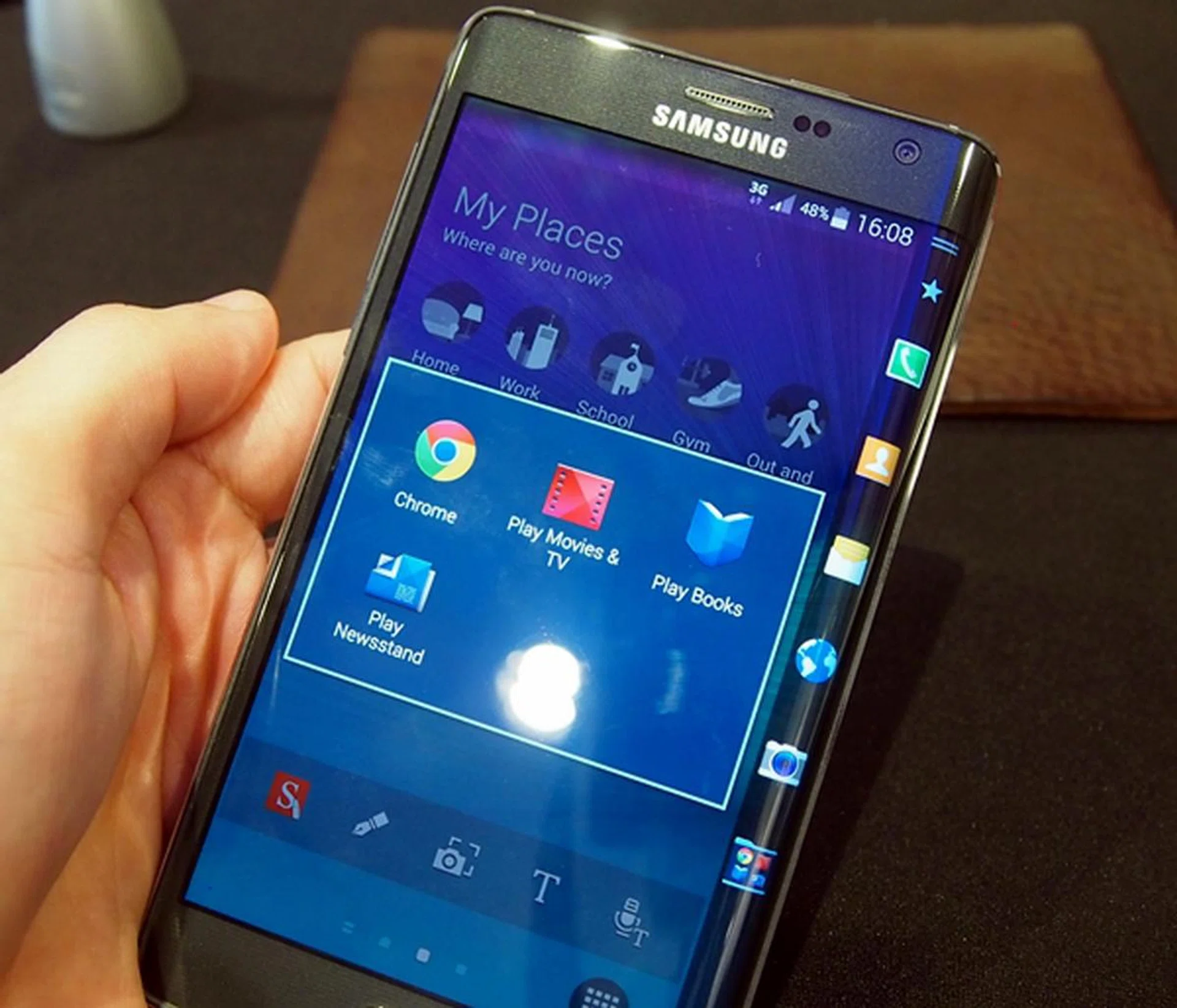 You can even place folders on the curved edge of the display. 
