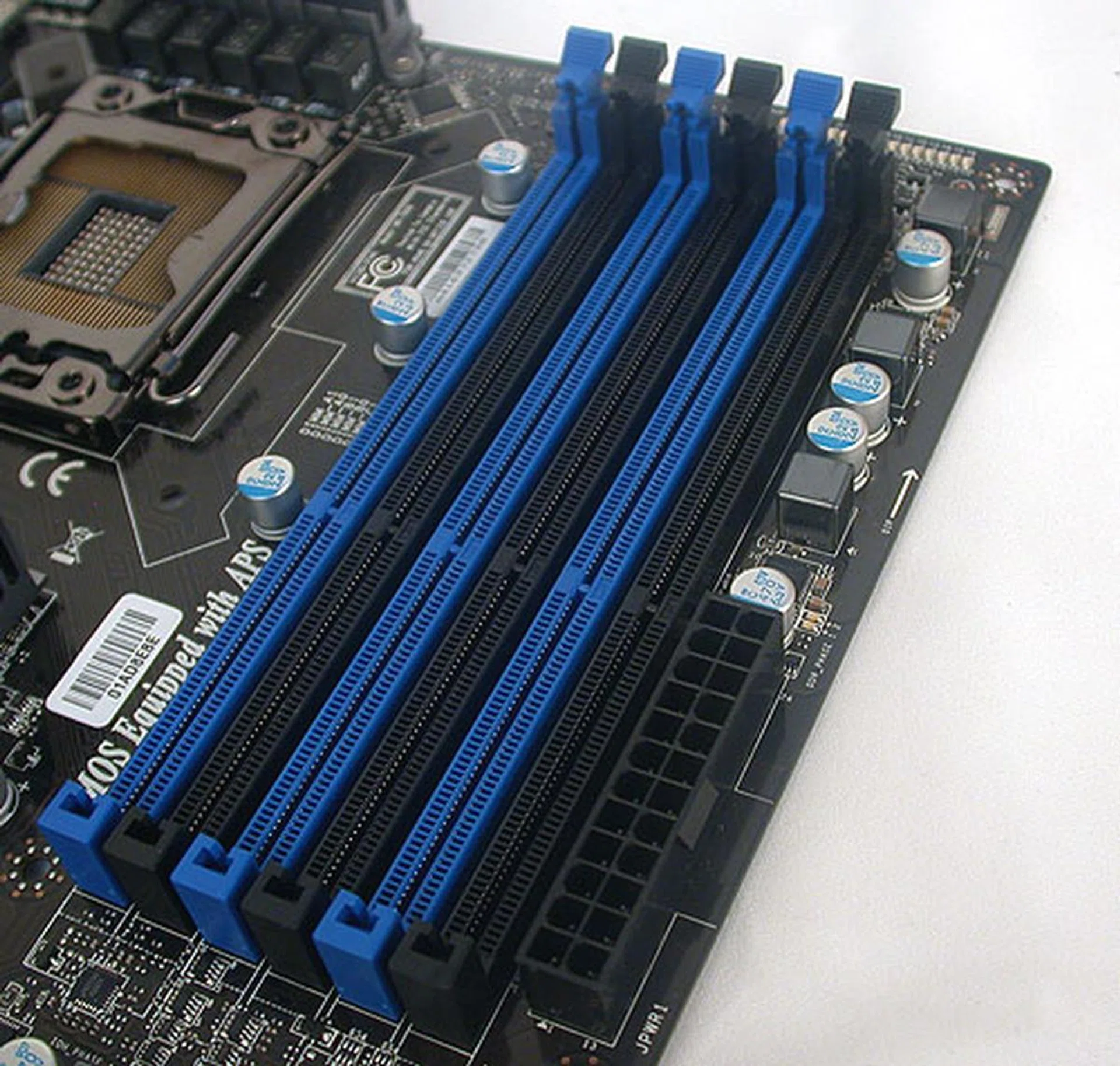 MSI has been using such DIMM slots for its recent boards, single-lock slots that are easier to install or remove the memory modules, especially on a crowded PCB.