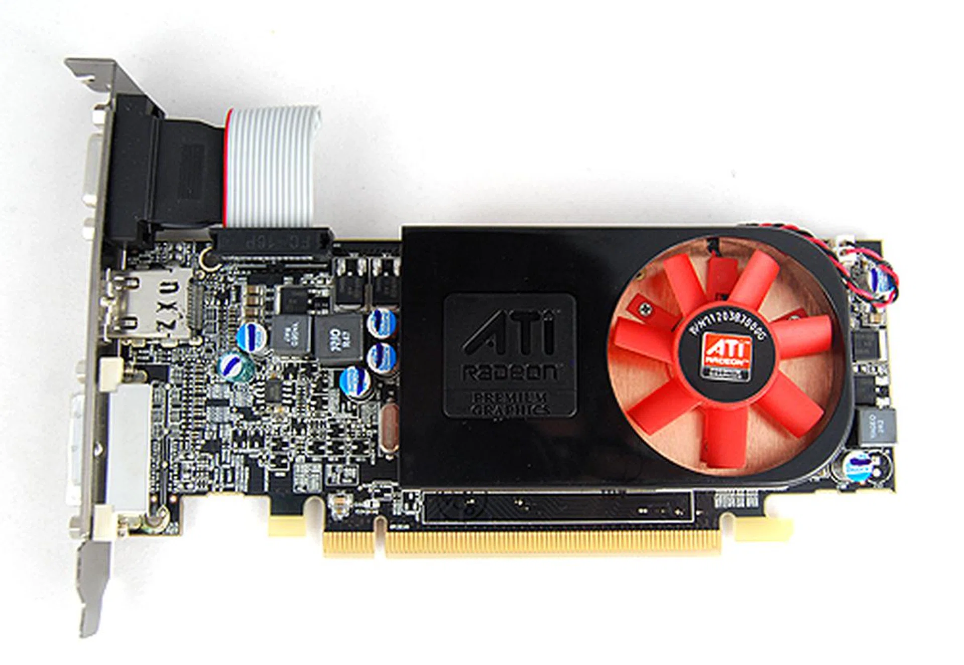 Despite being similar to the Radeon HD 5670 in terms of functional elements, the Radeon HD 5570 is a low-profile, half-height card thanks to its comparatively much lower clock speeds.