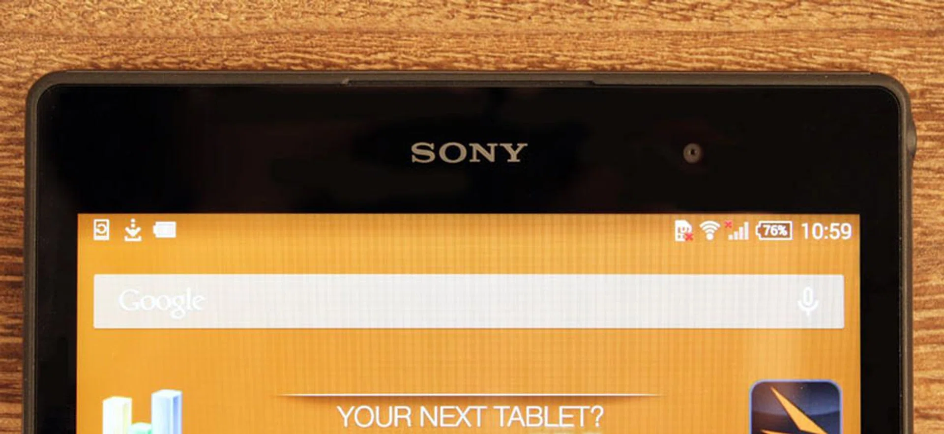 The Z3's stereo speakers are neatly hidden between the screen bezel and frame.