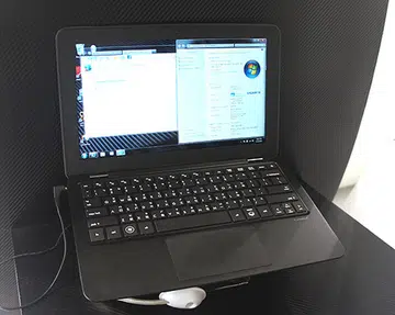 Thanks to its use of carbon fibre, not only it is light, the carbon fibre weave makes it look incredibly sexy too.
