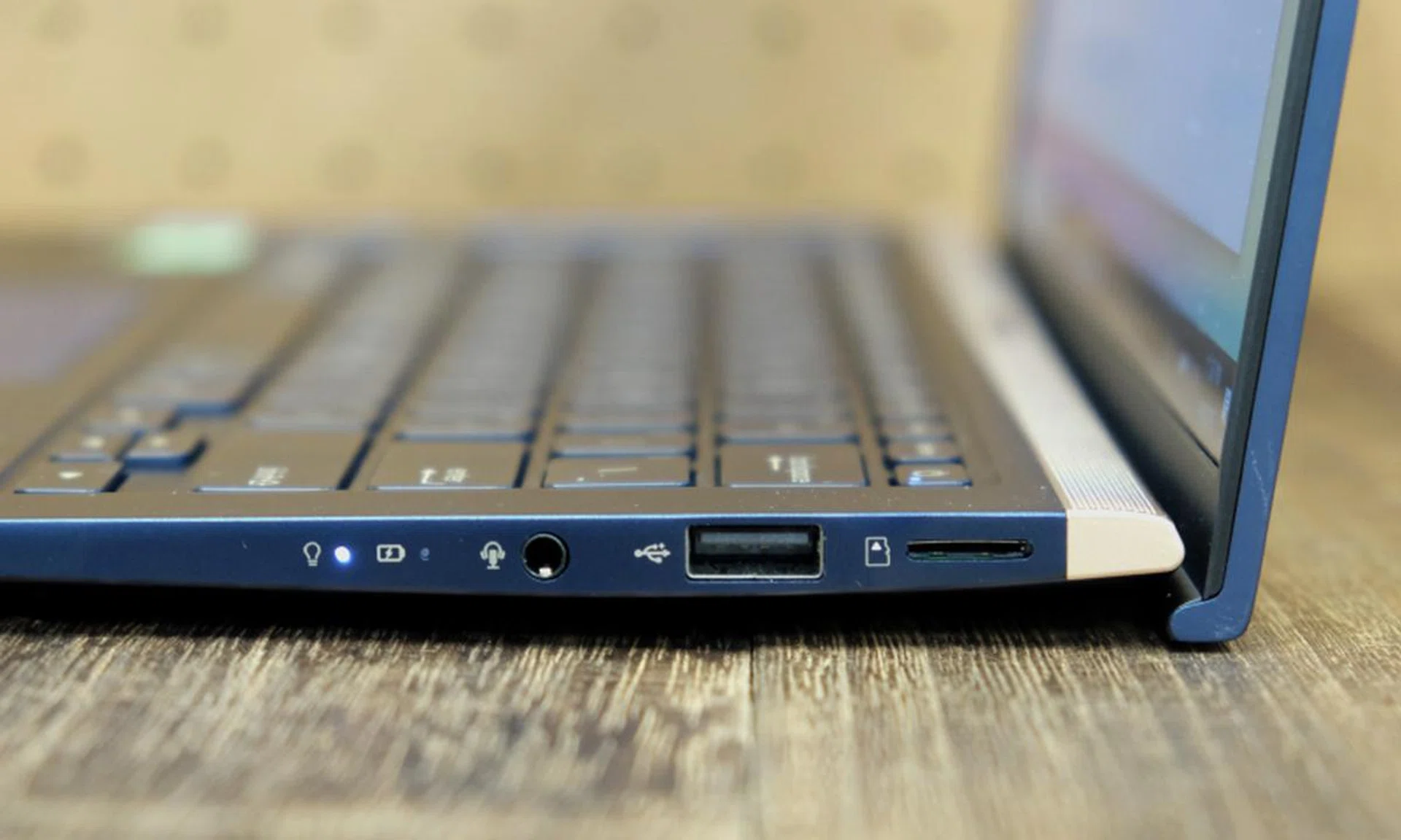 Notice how the display actually lifts the keyboard at an angle?