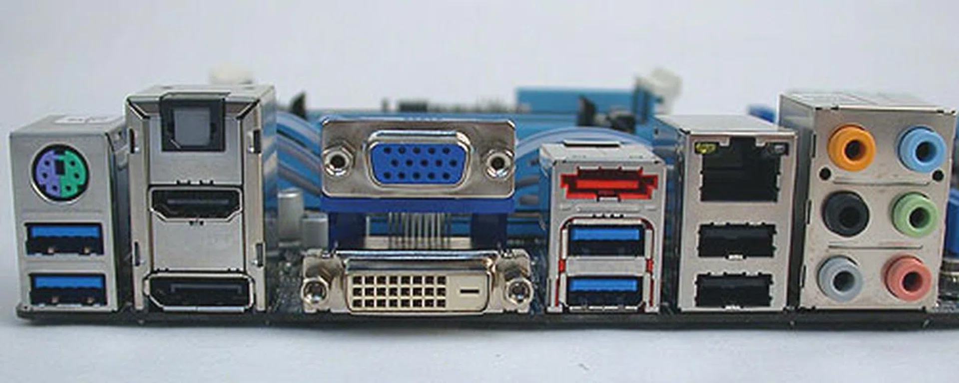 Unlike the ASRock before, ASUS has gone for the full complement of display outputs, including the newer DisplayPort. There's no Clear CMOS button, which arguably is not that critical on a mainstream chipset like this. No FireWire support either, though there's still an eSATA port. 