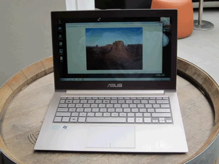 The whole point of an Ultrabook is that it's portable, and you'd likely be working under some bright sunlight if you were out and about. Most notebooks' displays can't be seen very well under this kind of light, but the ASUS ZenBook's 450 nits of brightness will solve that problem in a jiffy.