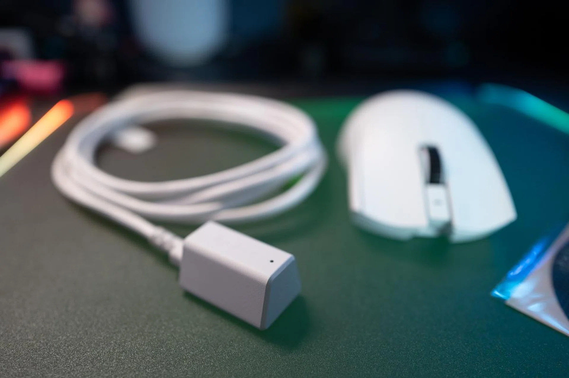 The HyperPolling wireless dongle is where some of the best "magic" of the V3 Pro happens.