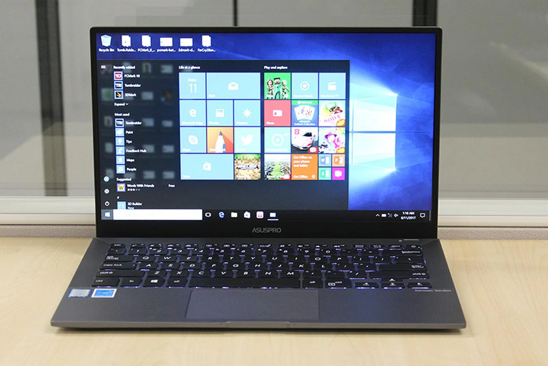 The ASUSPRO B9440 sports a sleek design with super-slim bezels and a unique hinge design.