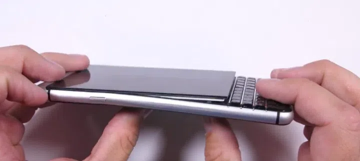 Screenshot taken from "BlackBerry KEYOne Durability Test - Screen Fail" by JerryRigEverything (YouTube)