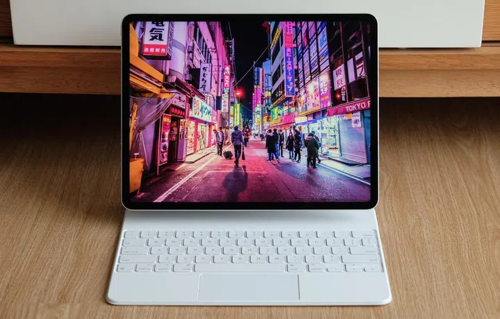 The Apple 12.9-inch iPad Pro (2021).