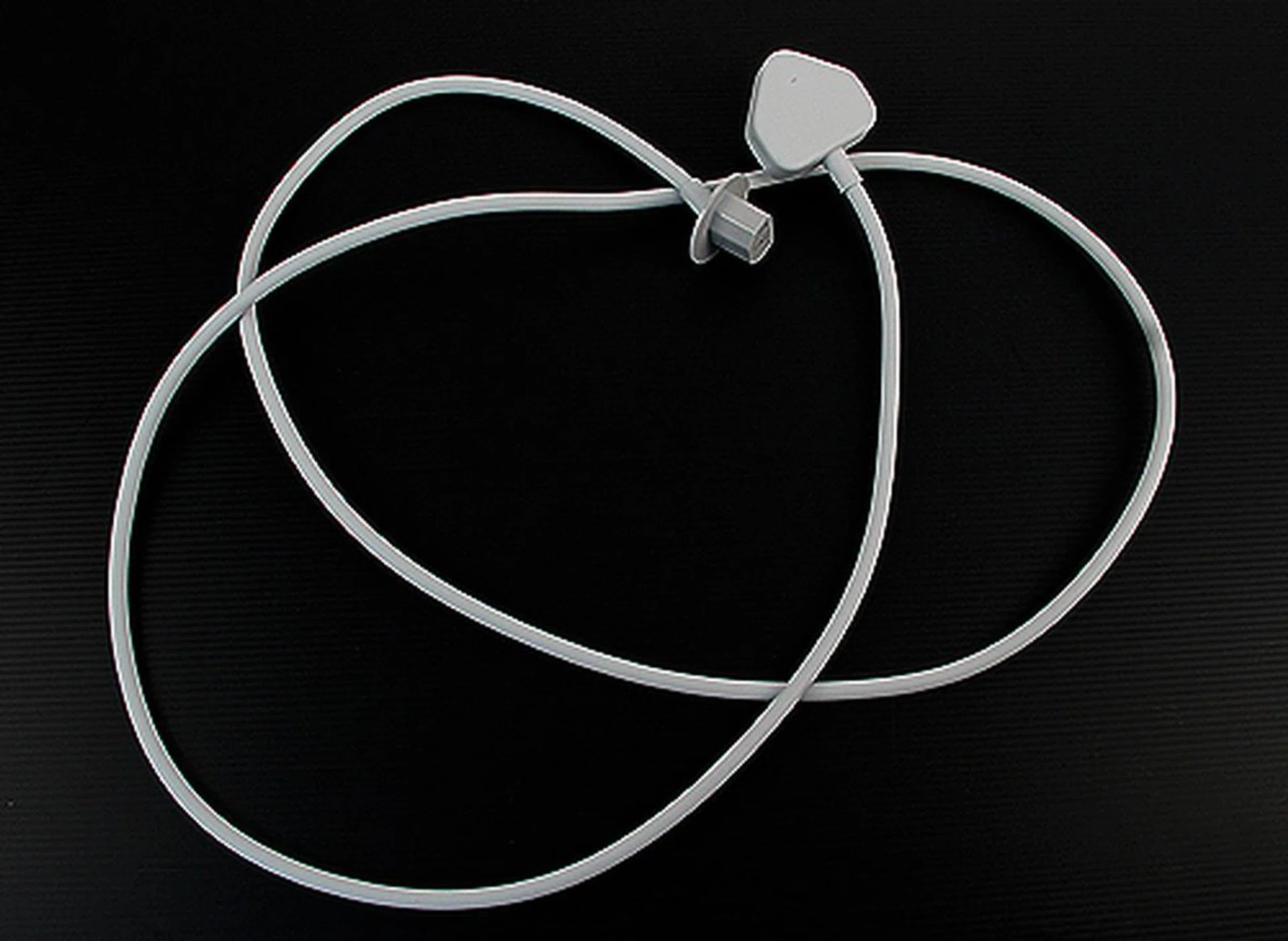 While most other AIO machines would require a power cable and an unsightly power brick, Apple has integrated everything into the unit itself which means this power cable is all you need. This makes for a less cluttered work space.