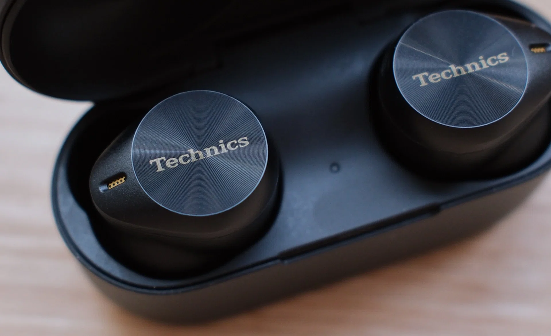 The Technics EAH-AZ80 are the easy choice for listeners who value sound quality over everything else.