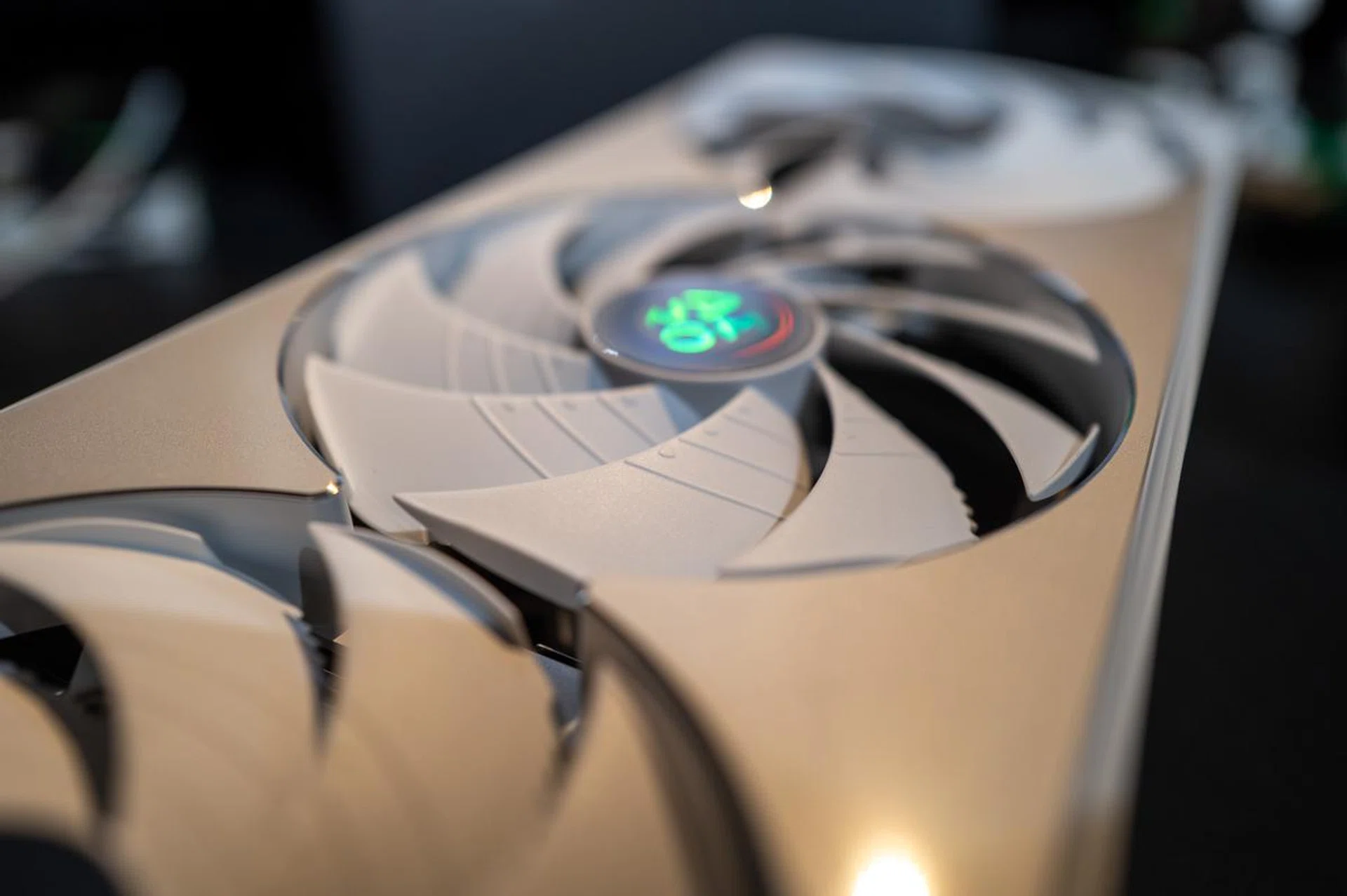 The card features “Hawk” fans that Gigabyte says is inspired by the aerodynamics of an eagles’ wings. Image: HWZ