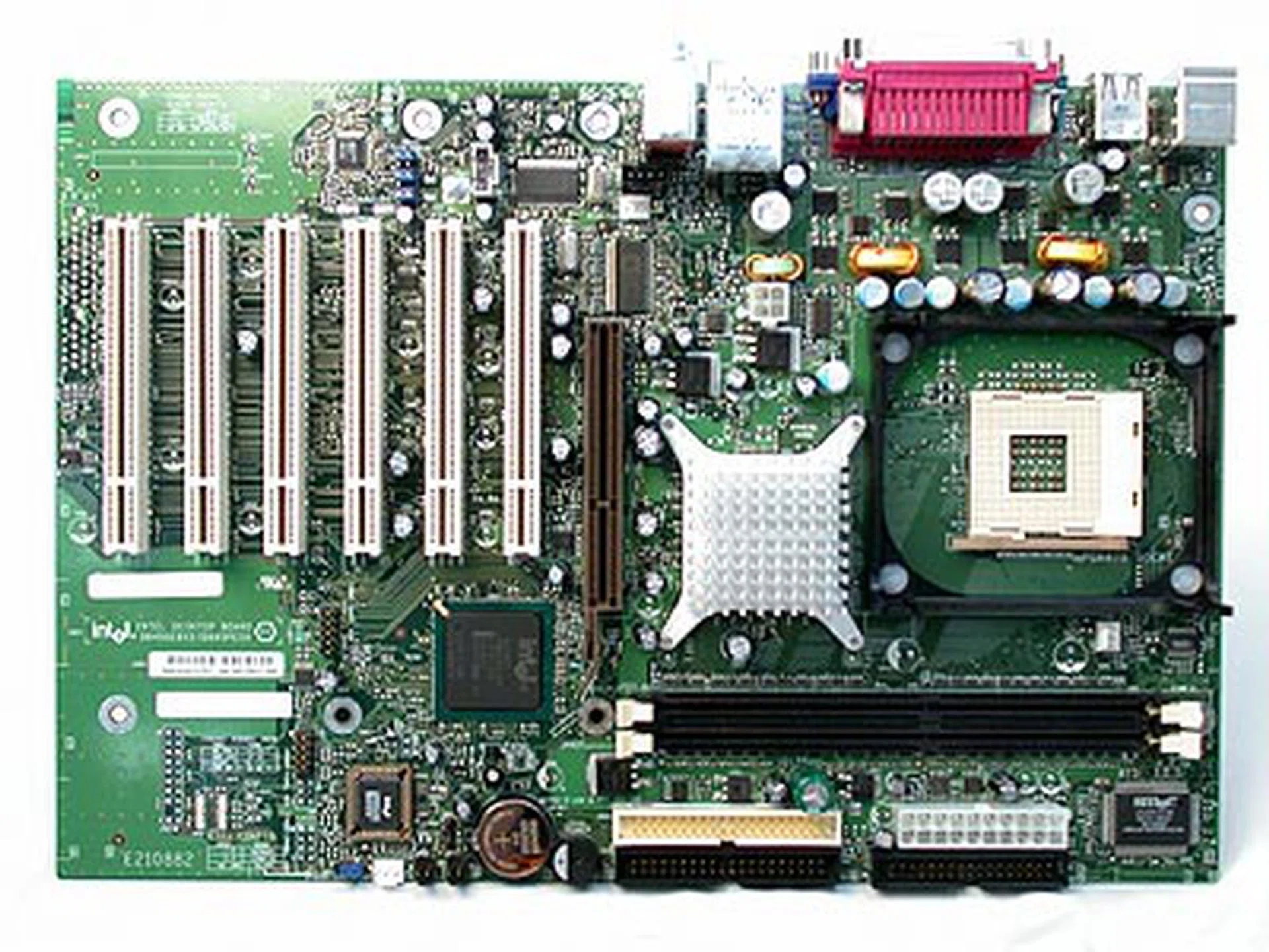 Supporting DDR333 officially and Hyper-Threading was Intel's i845GE chipset.
