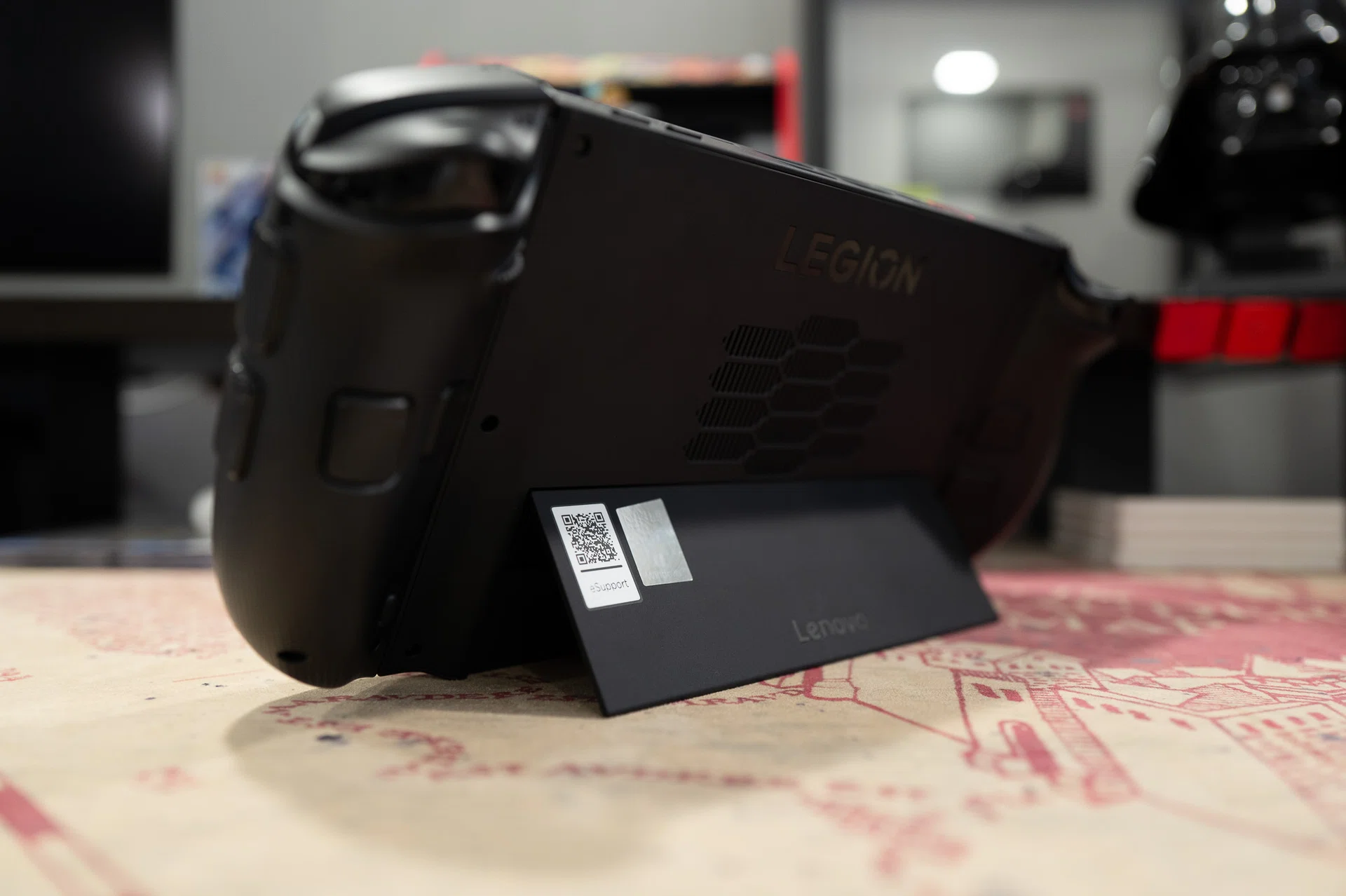 Legion Go 2 kickstand