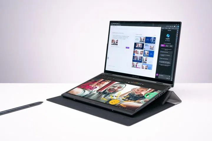 The ASUS Zenbook DUO (UX8406). PHOTO: ASUS