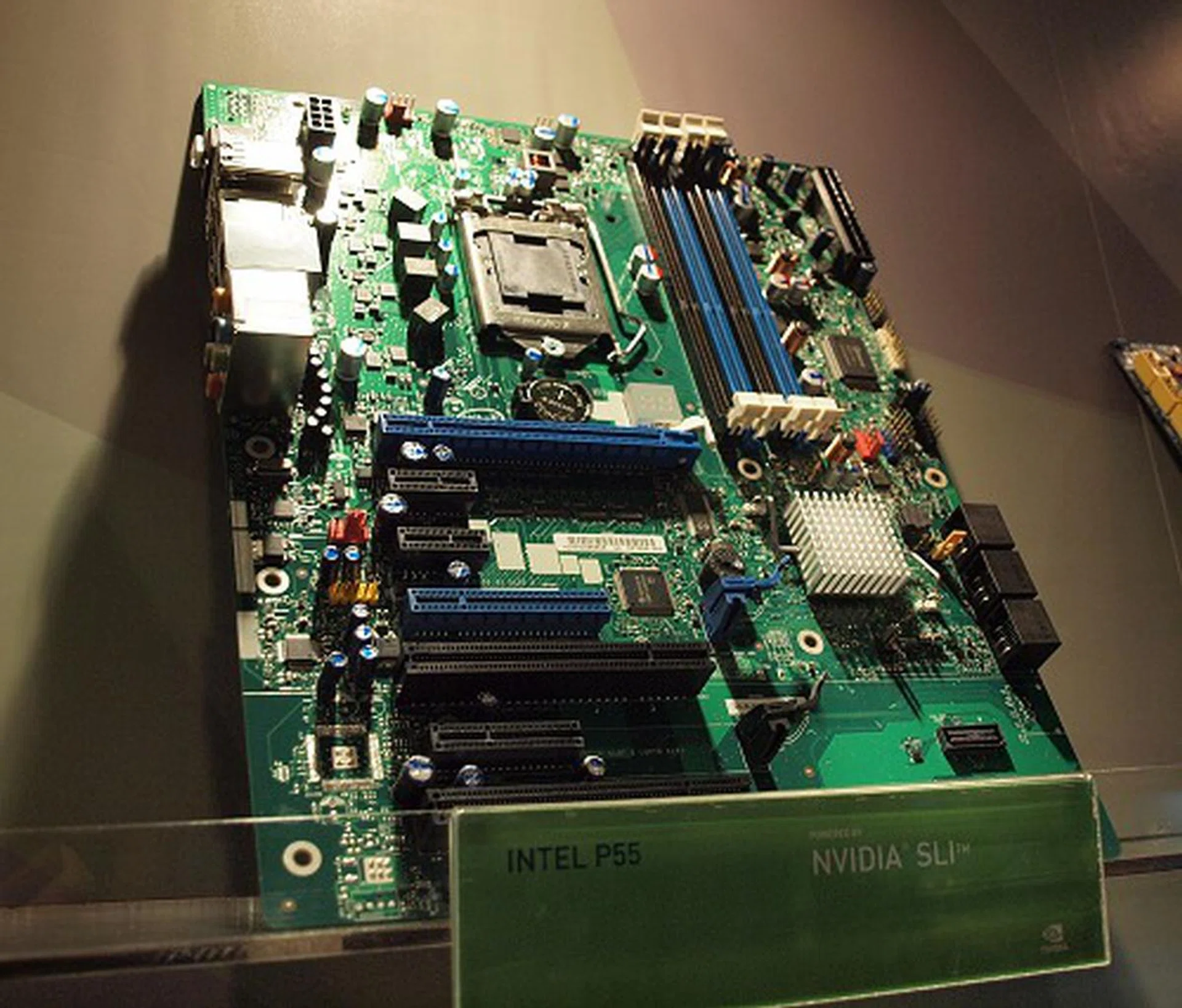 An Intel P55 reference motherboard was seen in NVIDIA's suite, but whatï¿½s it doing there? Why it's certified for NVIDIA SLI! We expect a similar certification process requirement as with the existing Intel X58 chipsets. 