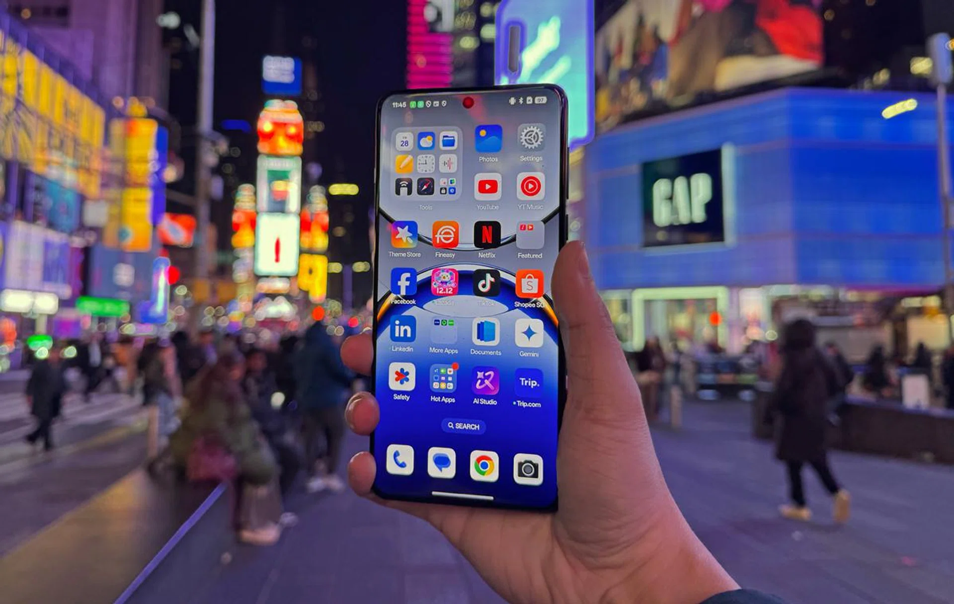 OPPO Find X8 Pro is still capable of accurate colours, no matter the challenging conditions it's in. Photo: HWZ.