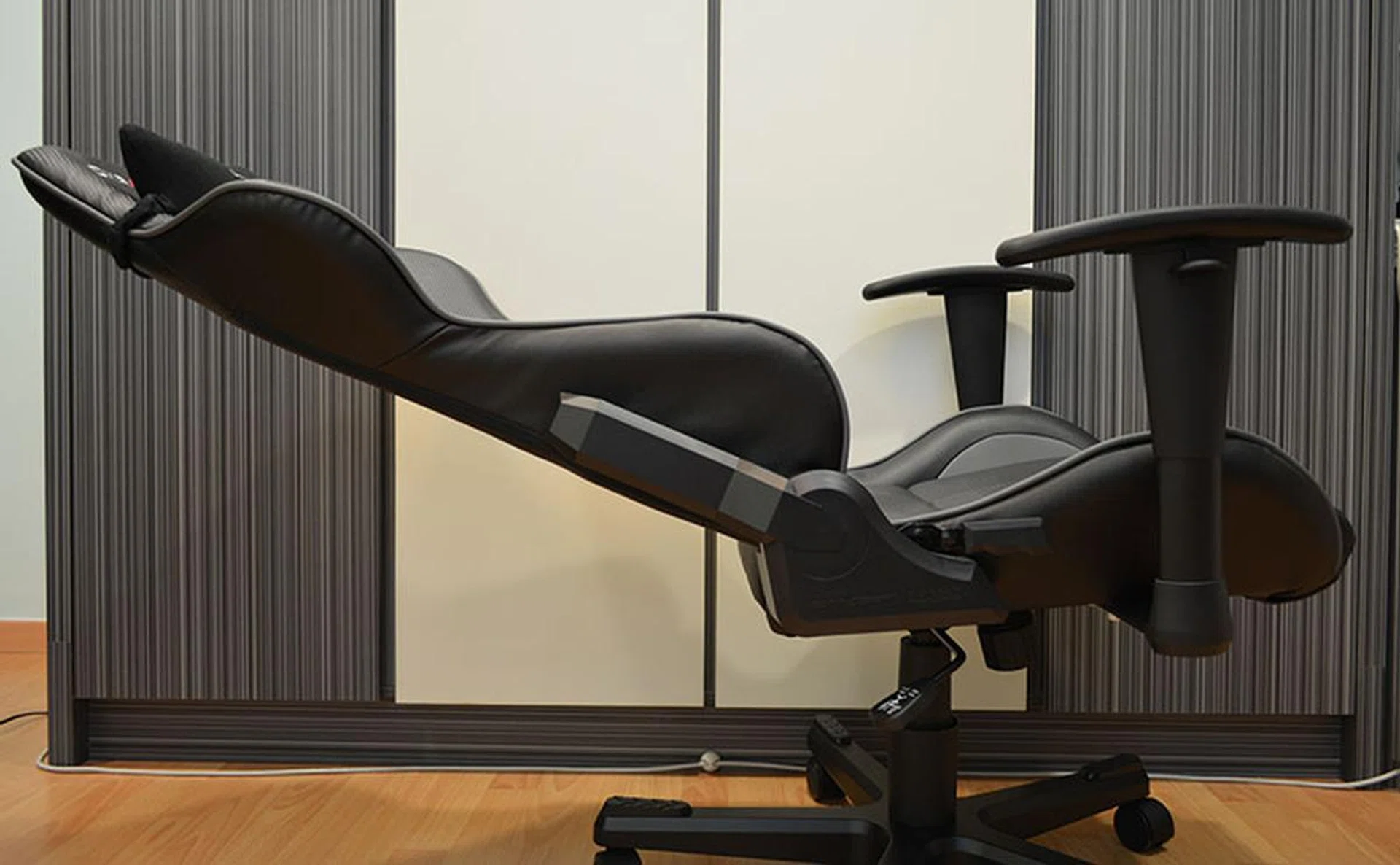At 170° of recline, the DXRacer can lay almost completely flat.