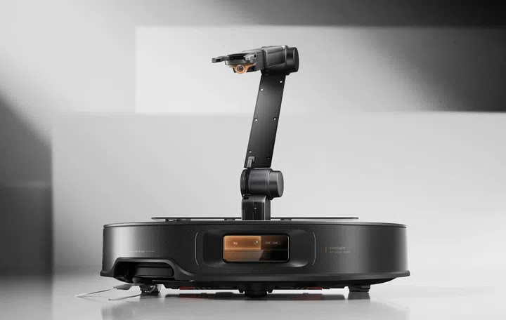 Roborock Saros Z70's cameras. Photo: Roborock.