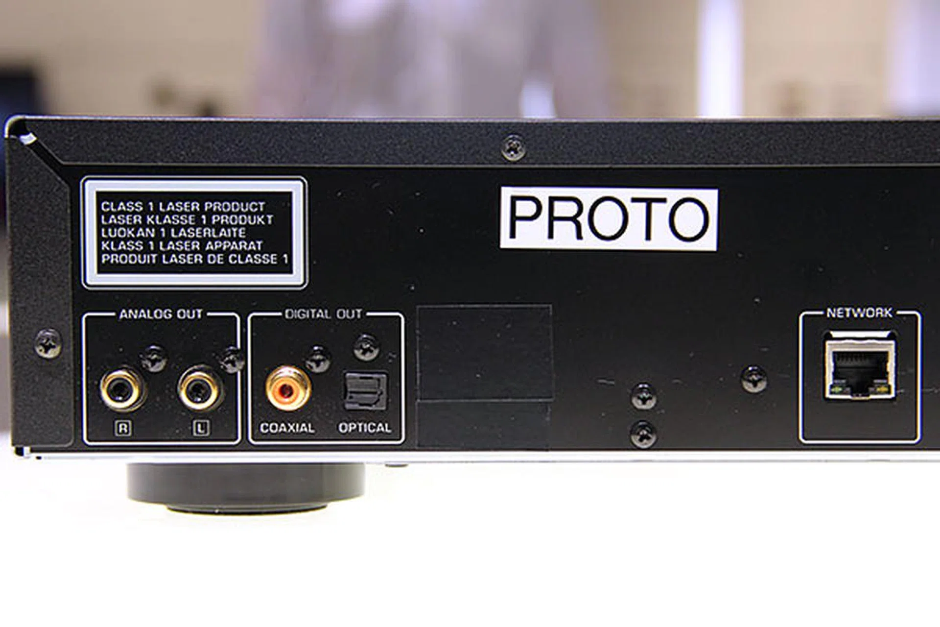 The CD-N500 has one optical and one coaxial digital outputs.
