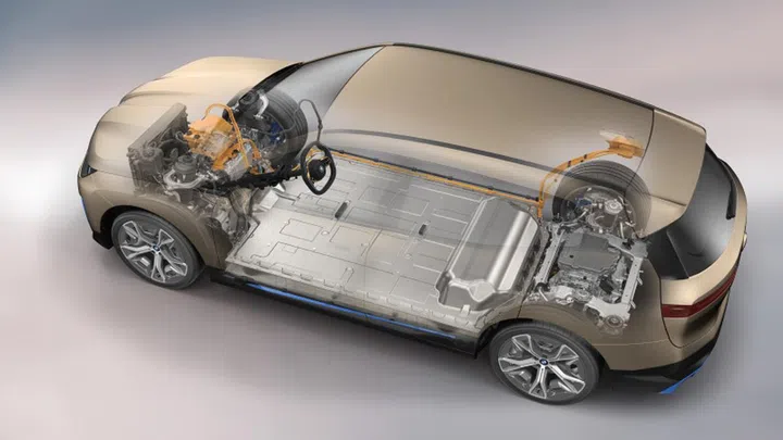 The iX has two electric motors producing 500hp. (Image source: BMW)