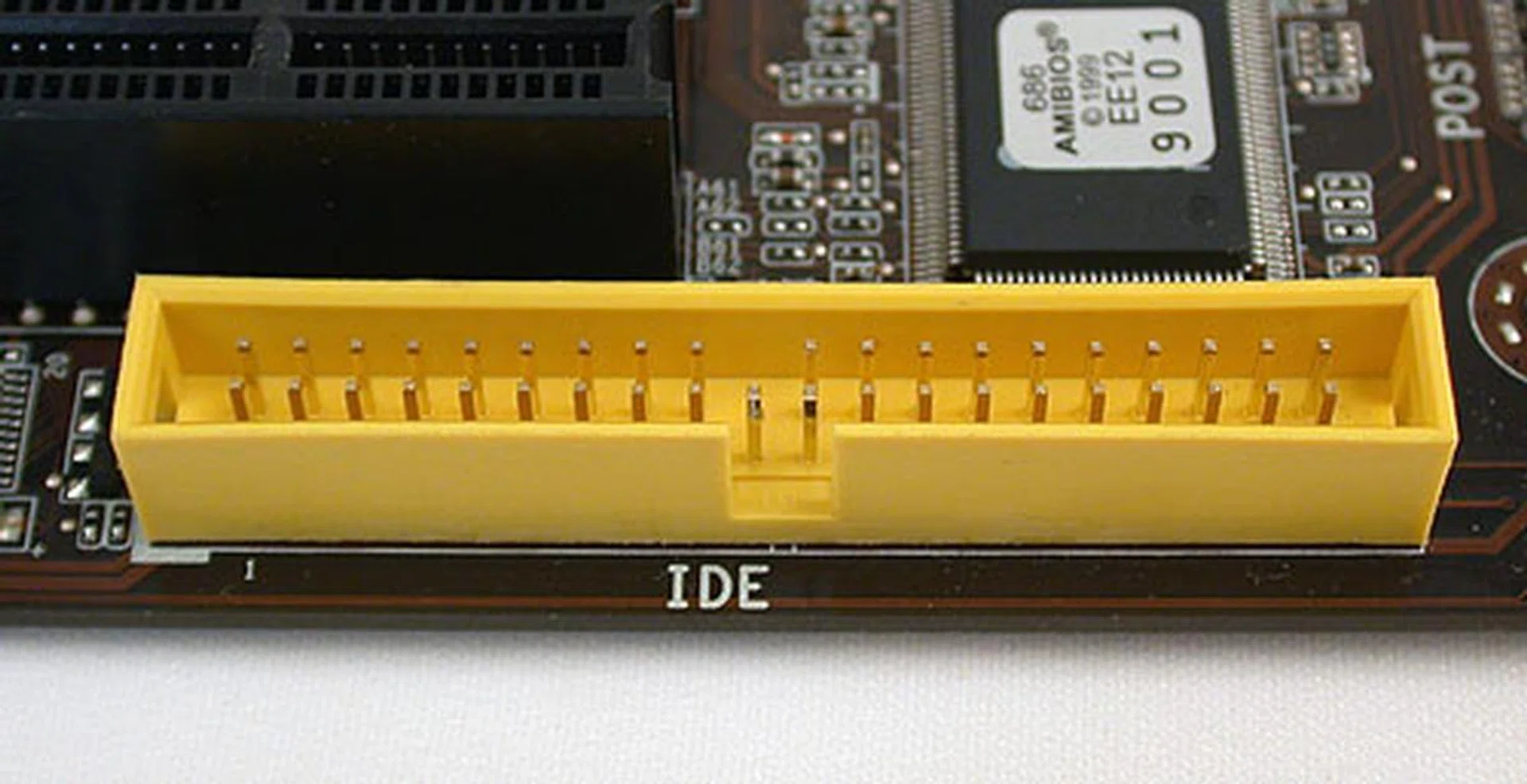 The older IDE interface is retained on the ECS P55H-A, with a JMicron JMB361 controller responsible for this and the eSATA port.