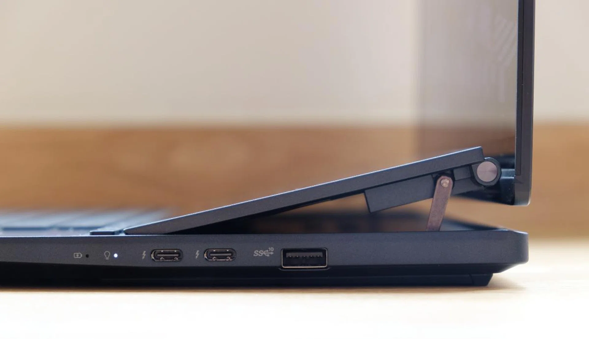 The new hinge not only raises the secondary display higher, it also allows the intake to ingest more air to the cooling system.