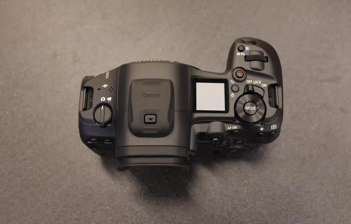 EOS R5 Mark II top plate. Photo: HWZ
