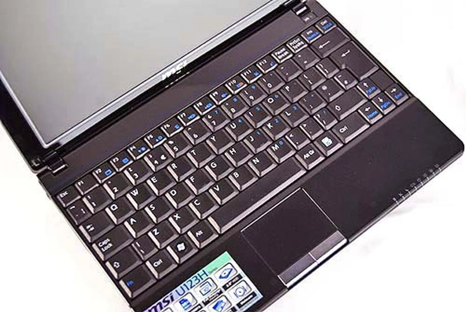 Thankfully, the keyboard area is gloss free, and the keyboard doesn't seem to be any different from the original MSI NB U100.