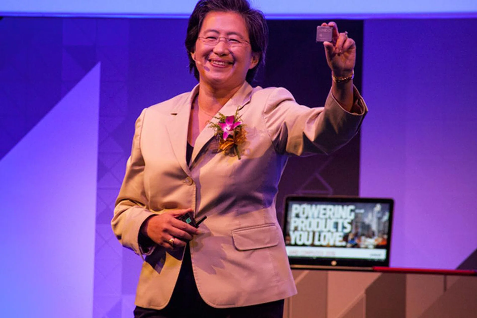 AMD President and CEO, Dr. Lisa Su, at Computex 2016, with the first public demonstration of the new "Zen" core.