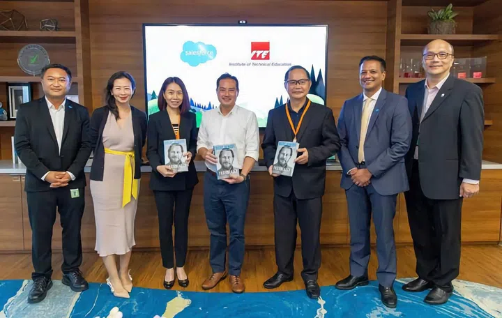 From L to R: William Sim, Vice President, Trailhead Academy, Salesforce APAC, Cecily Ng, Senior Vice President and General Manager for Salesforce Singapore and Taiwan, Alice Seow, Principal, ITE College West, Tan Kiat How, Senior Minister of State, Ministry of Communications and Information, Dr Yek Tiew Meng, Principal, ITE College East, Sujith Abraham, Senior Vice President and General Manager, Salesforce ASEAN, Mok Boon Poh, Director, Government Affairs & Public Policy, Salesforce ASEAN