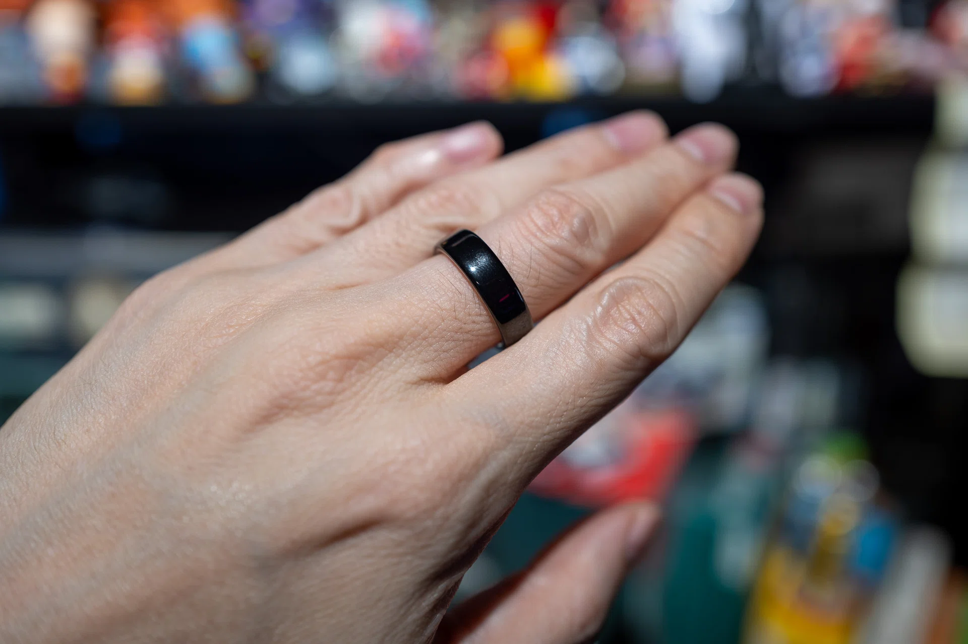 Slim and small smart ring