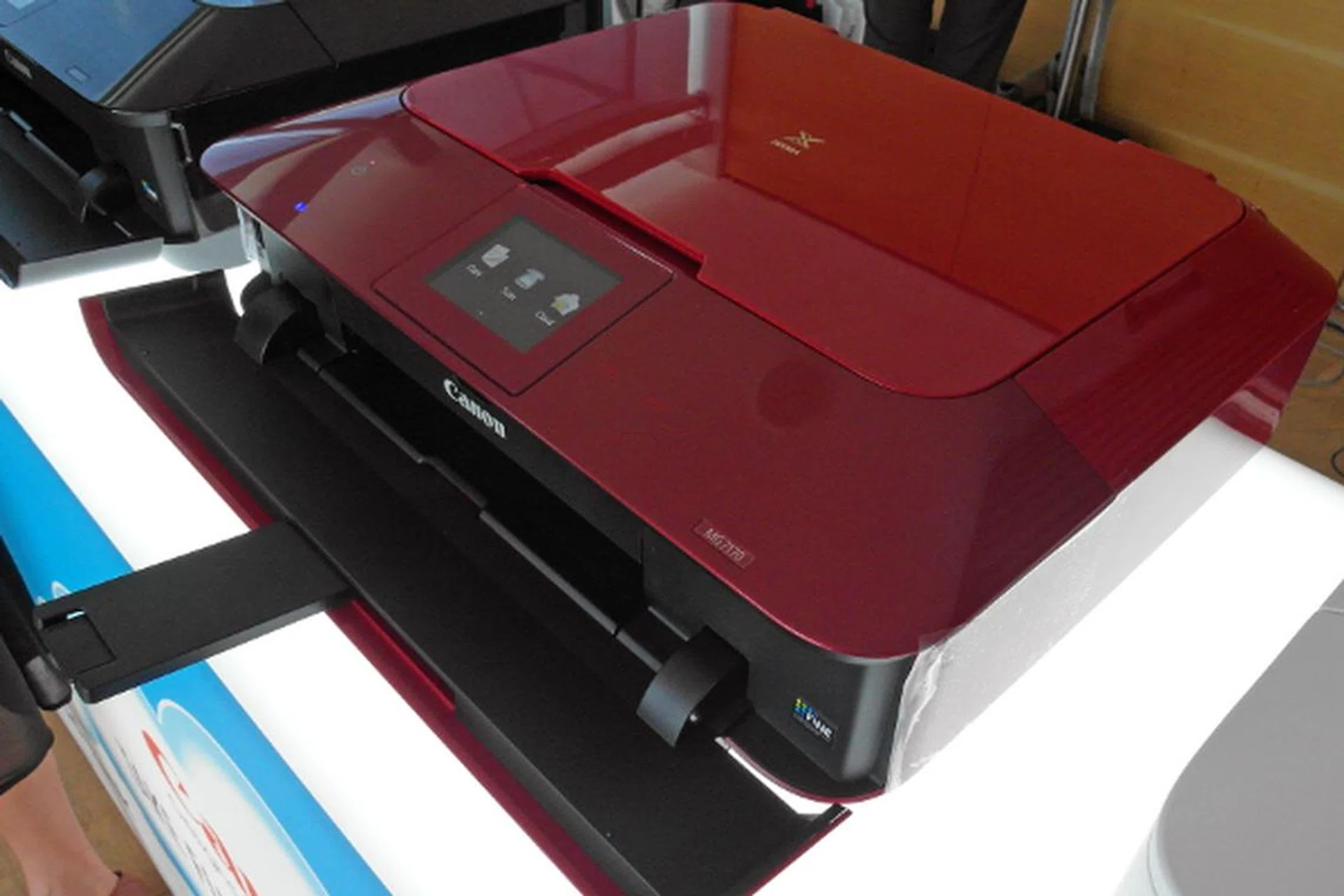 The Canon Pixma MG7170 also comes in red, besides the usual black color variant.