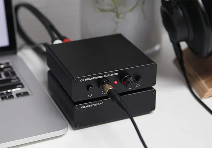 The O2 headphone amplifier also comes in a desktop version, which positions the power and analog inputs at the rear. (Image source: Massdrop)